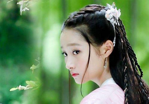 女主发疯吃瓜,女主的疯狂吃瓜之旅