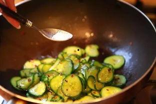 美食吃瓜厨房,探寻舌尖上的美味与趣味  第2张