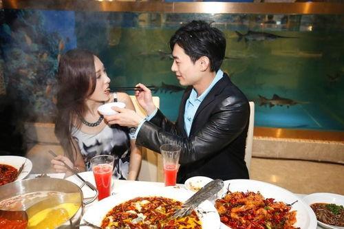 菲律宾情侣吃瓜视频,甜蜜瞬间引网友热议  第2张